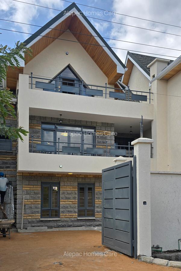 5 Bed Townhouse with En Suite at Varsityville - 1