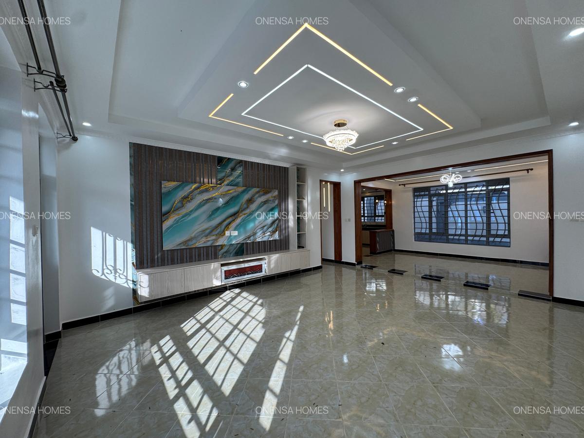 4 Bed House with En Suite in Eastern ByPass - 4