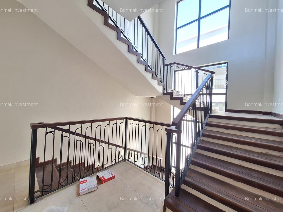 5 Bed Townhouse with En Suite at Lavington Green - 11