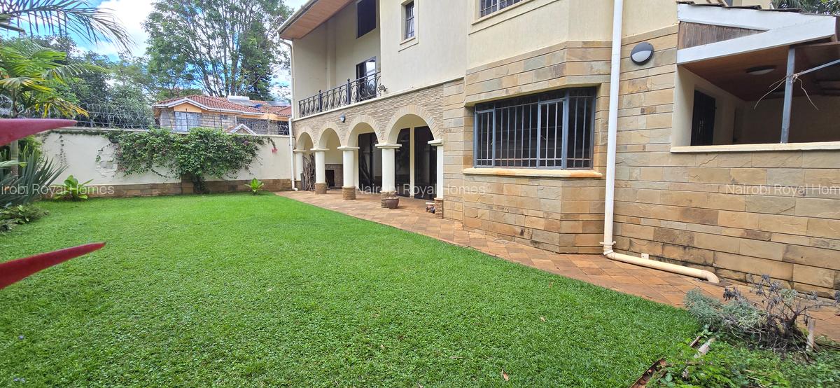 5 Bed Townhouse with En Suite at Lavington Green - 9