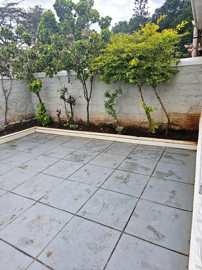 3 Bed House with Garden in Lavington - 4