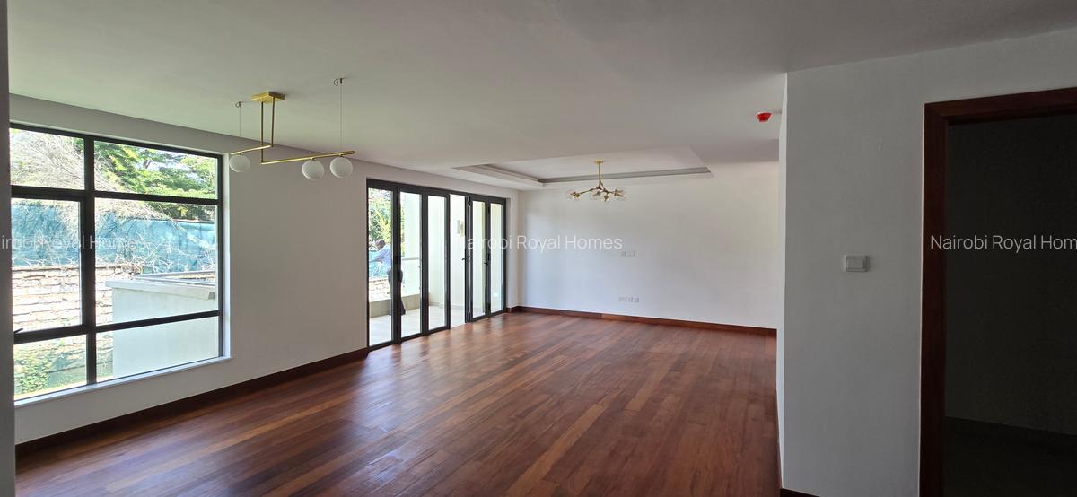 4 Bed Townhouse with En Suite at The Loft Two Rives - 14