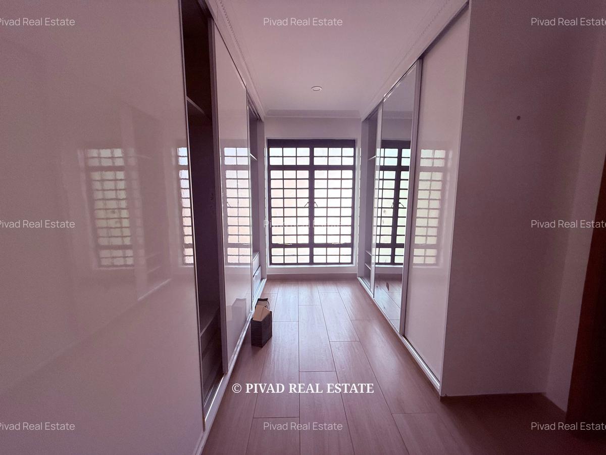 4 Bed Townhouse with En Suite in Runda - 6