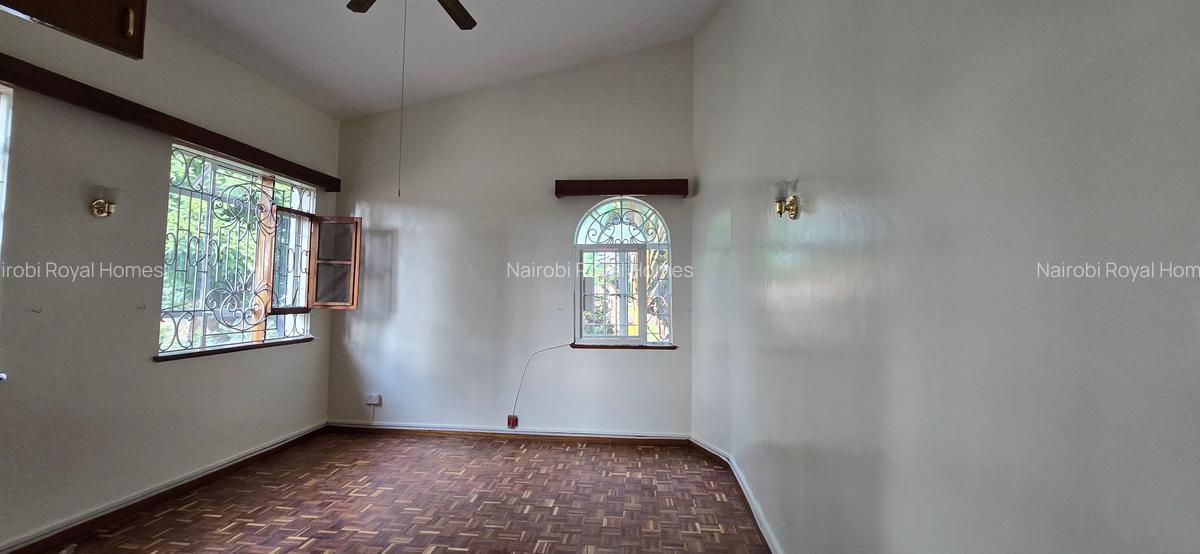 5 Bed House with En Suite at Redhil Close - 15