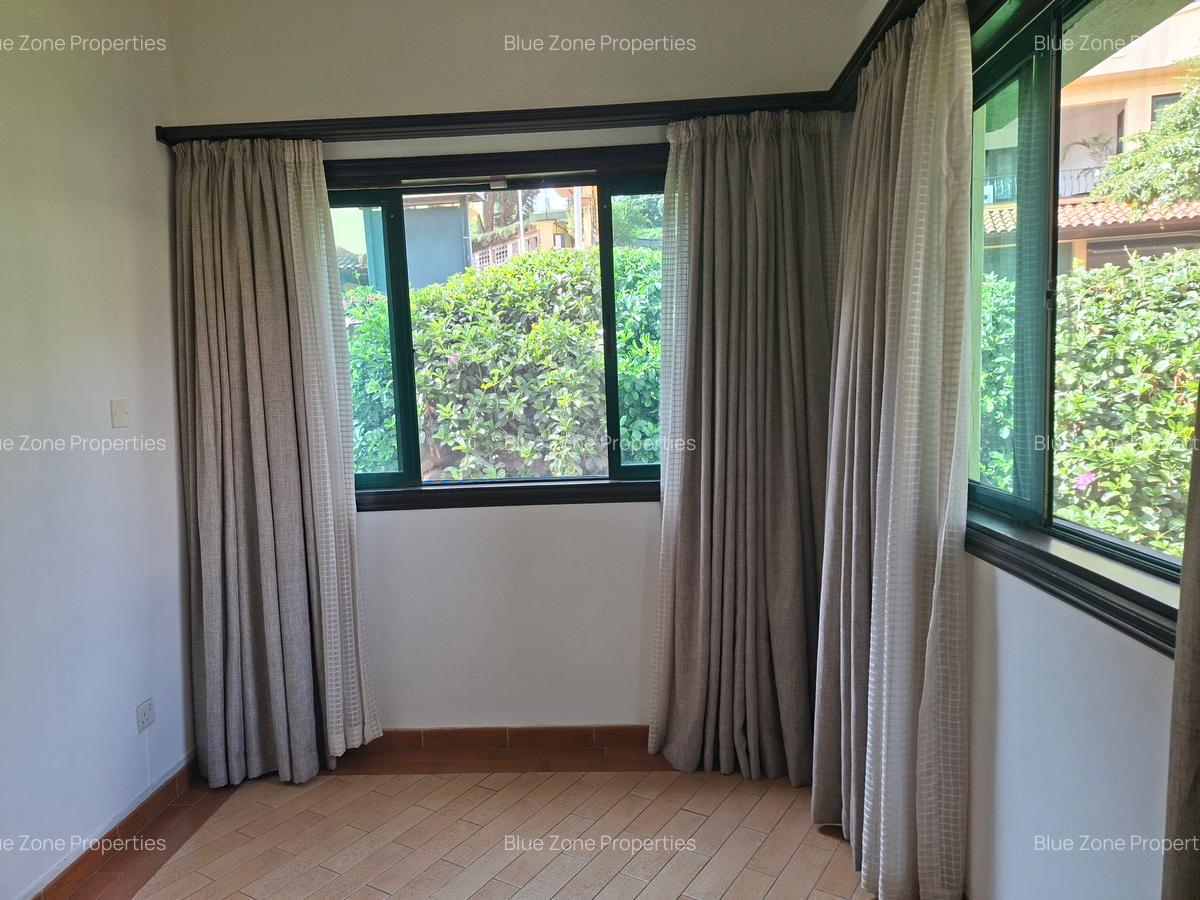 3 Bed Townhouse with En Suite at Off Grevillea Grove - 19