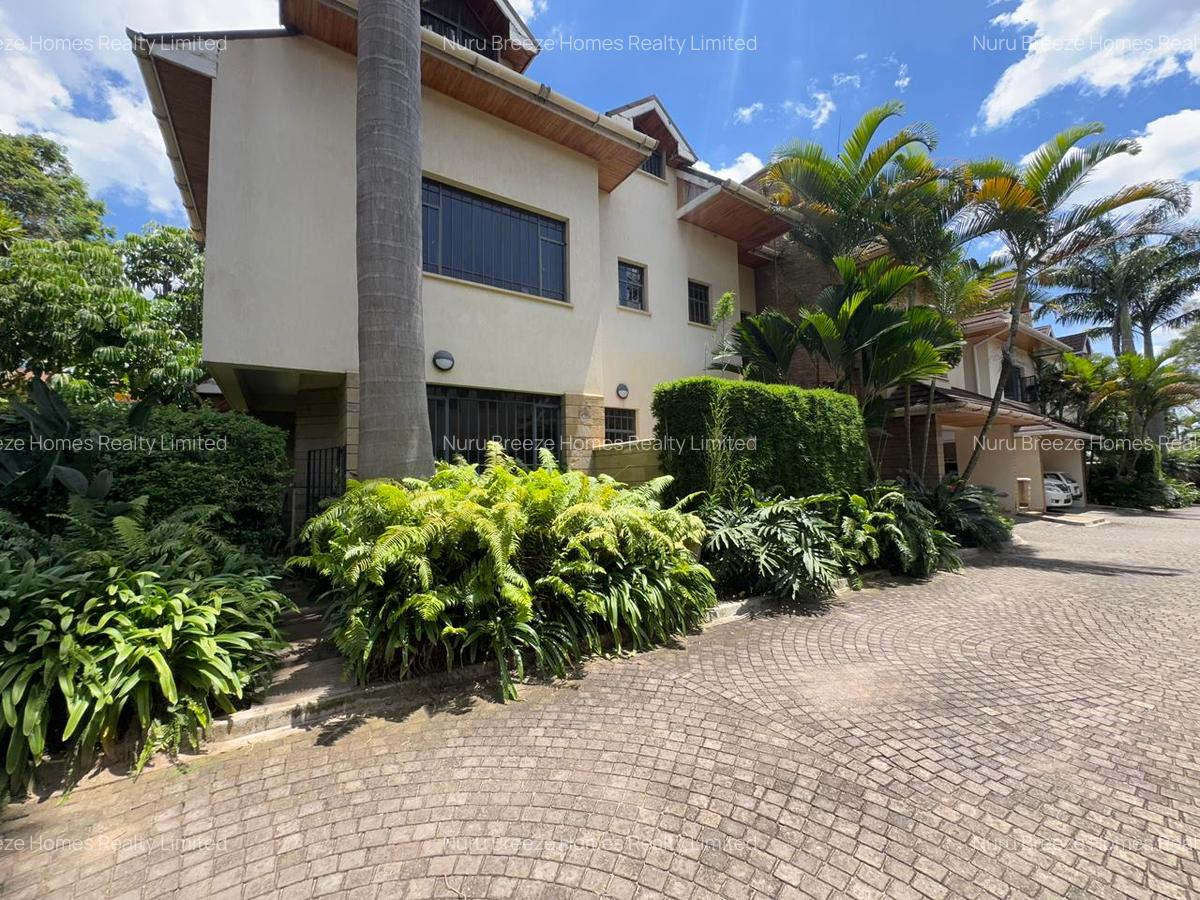 5 Bed Townhouse with En Suite in Lavington - 19