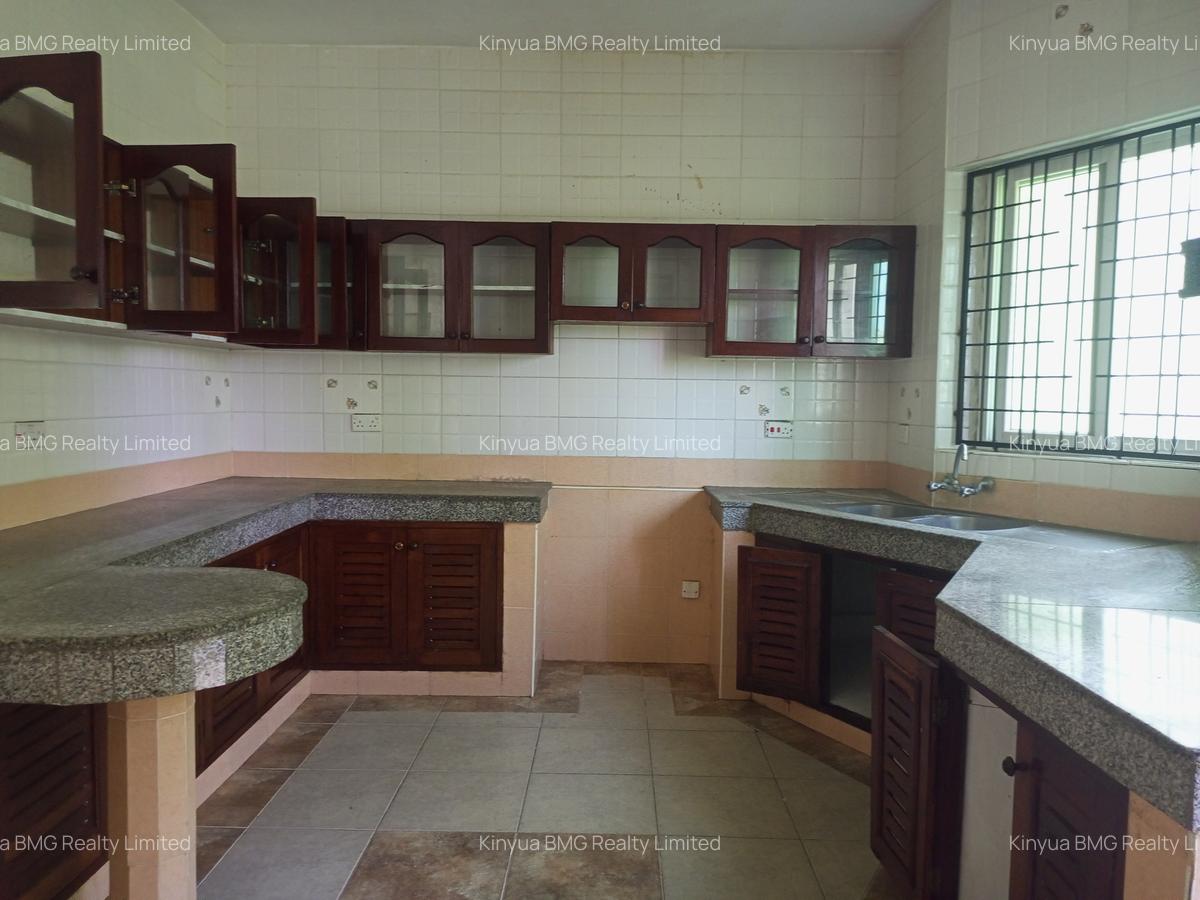 3 Bed Apartment with En Suite in Nyali Area - 1