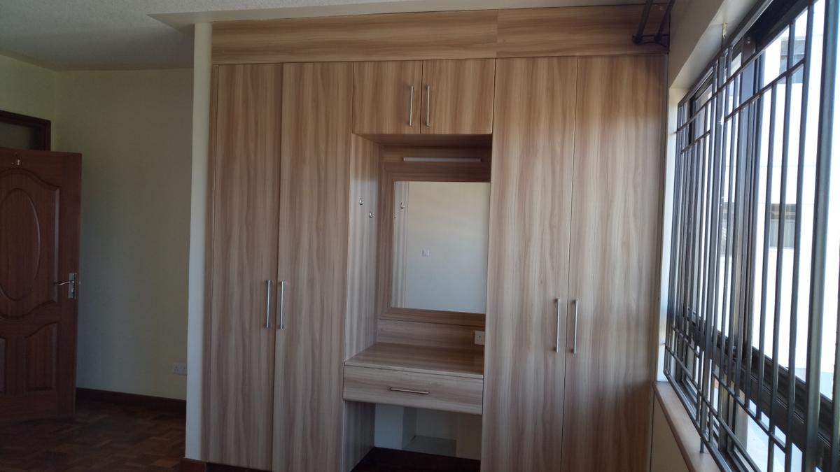 3 Bed Apartment with En Suite at Kilimani Estate Nairobi - 13