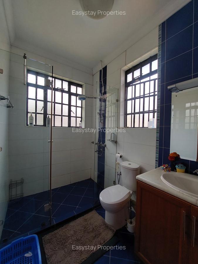 4 Bed Townhouse with En Suite in Lavington - 12