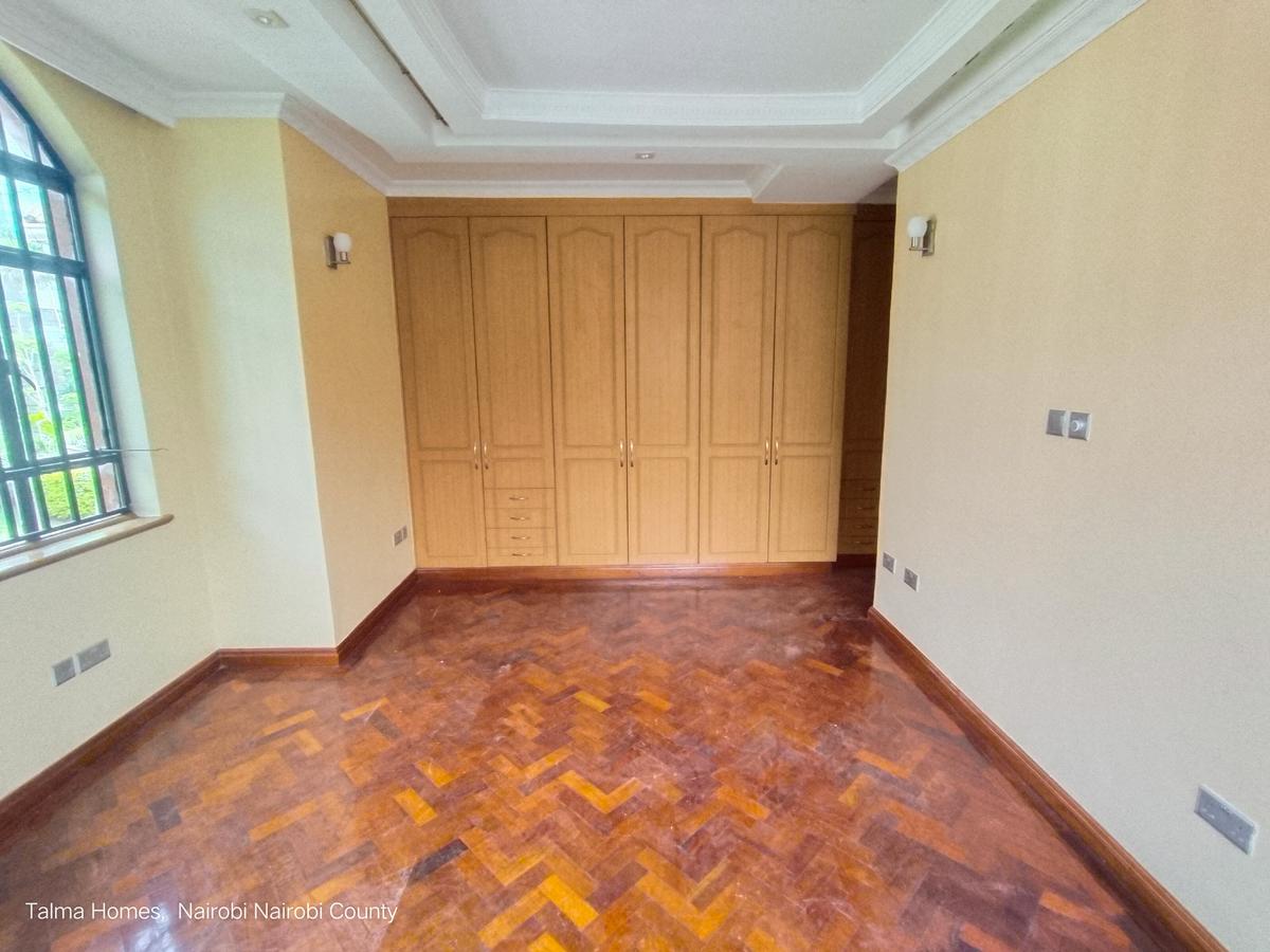 4 Bed Townhouse with En Suite at Muthangari Road - 13