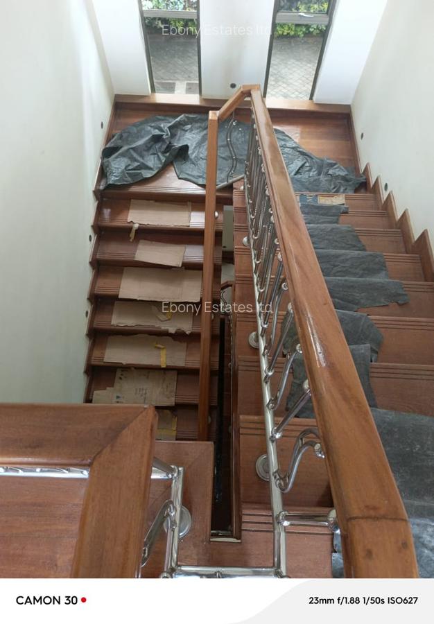 5 Bed Townhouse with En Suite in Lavington - 17