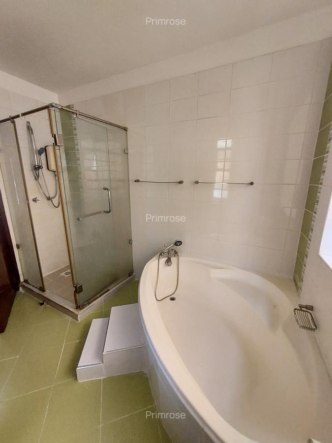 3 Bed Apartment with En Suite in Lavington - 7