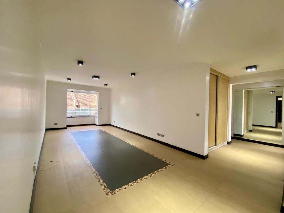 3 Bed Apartment with En Suite in Riverside - 6