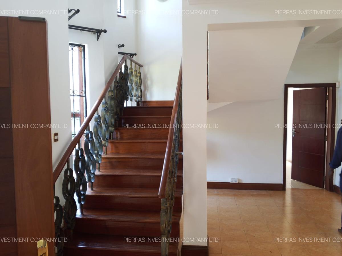 5 Bed Townhouse with En Suite in Runda - 5