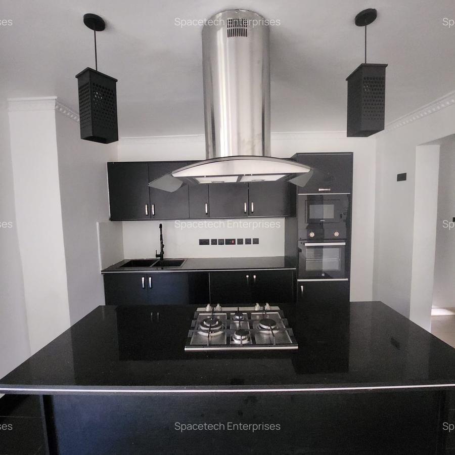 3 Bed House with En Suite in Runda - 7