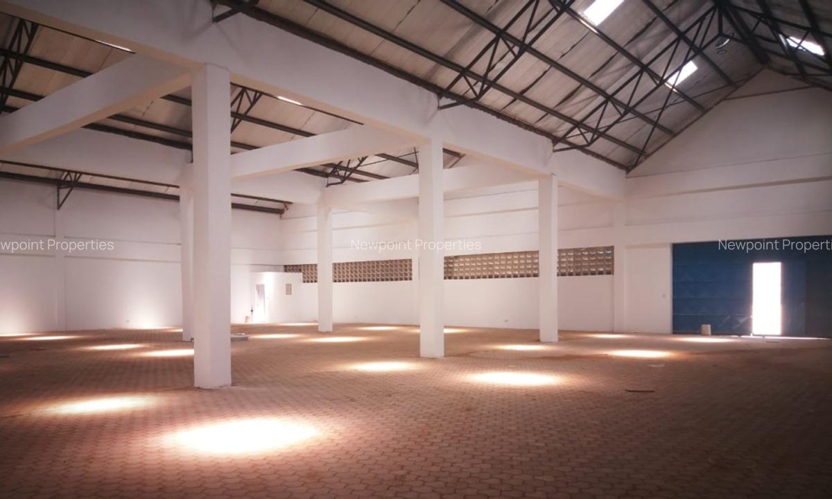 8,000 ft² Warehouse with Backup Generator in Eastern ByPass - 4