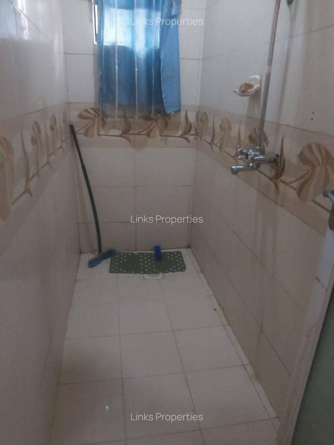 5 Bed Townhouse with En Suite at Kerarapon Drive - 8