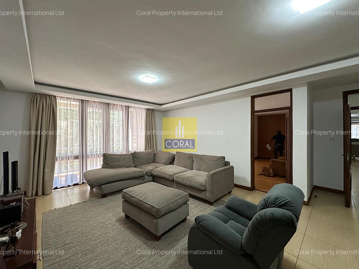 4 Bed Apartment in Riverside - 12