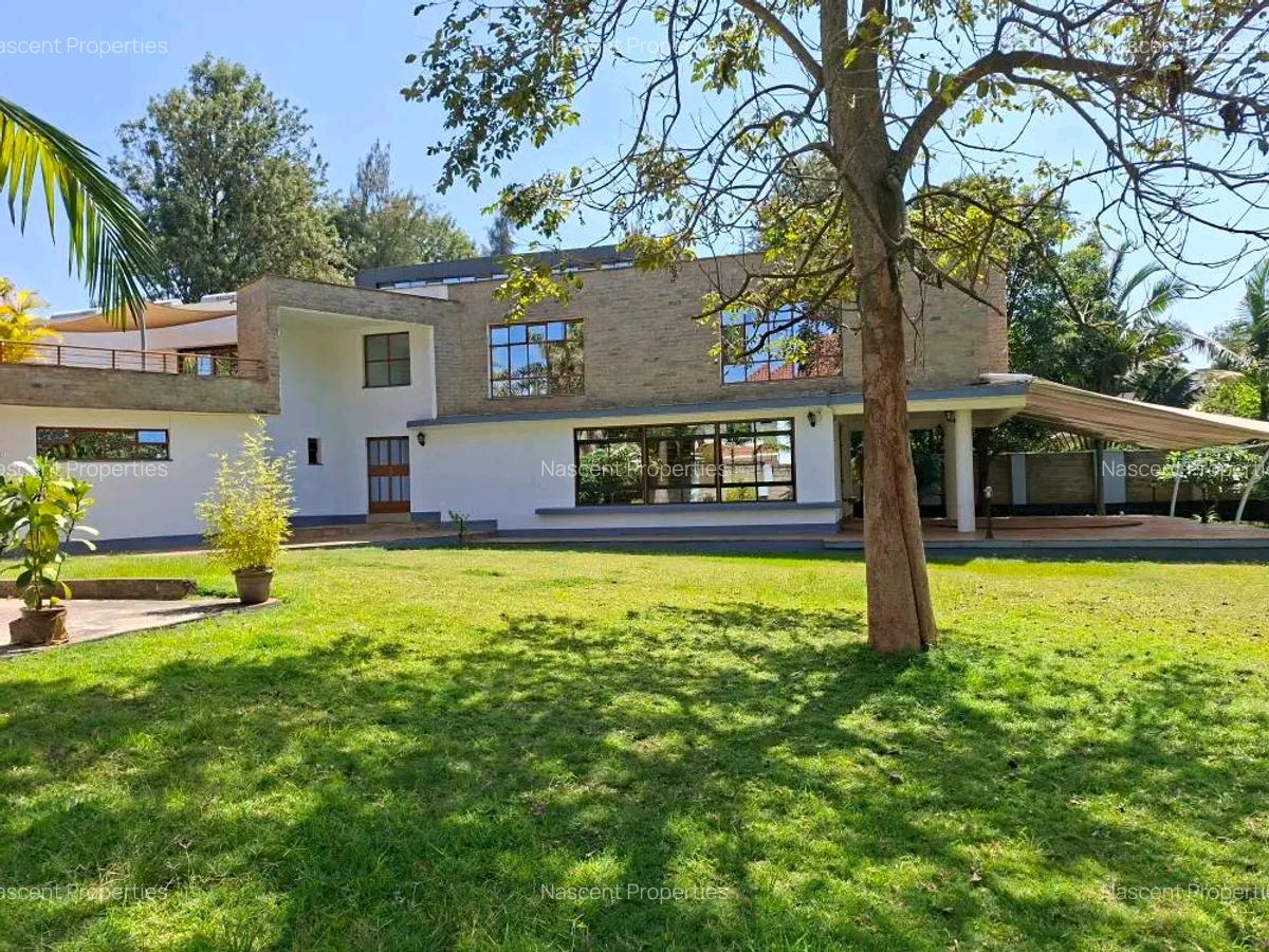 4 Bed House with En Suite in Runda - 2