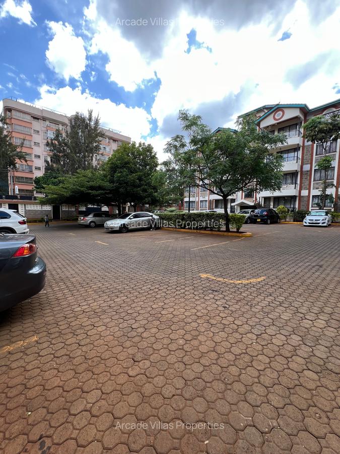 3 Bed Apartment with Swimming Pool in Kileleshwa - 18