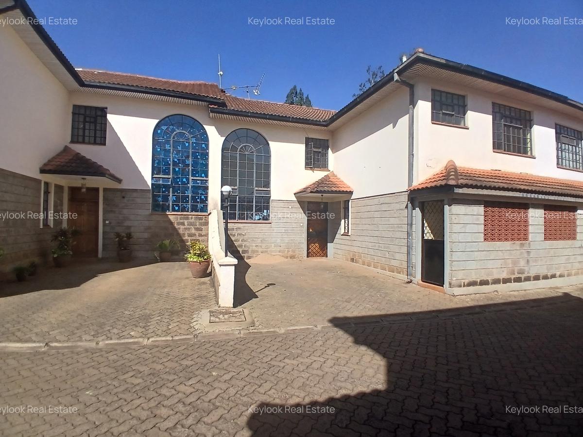 4 Bed Townhouse with En Suite at Lavington Manyani Area - 1