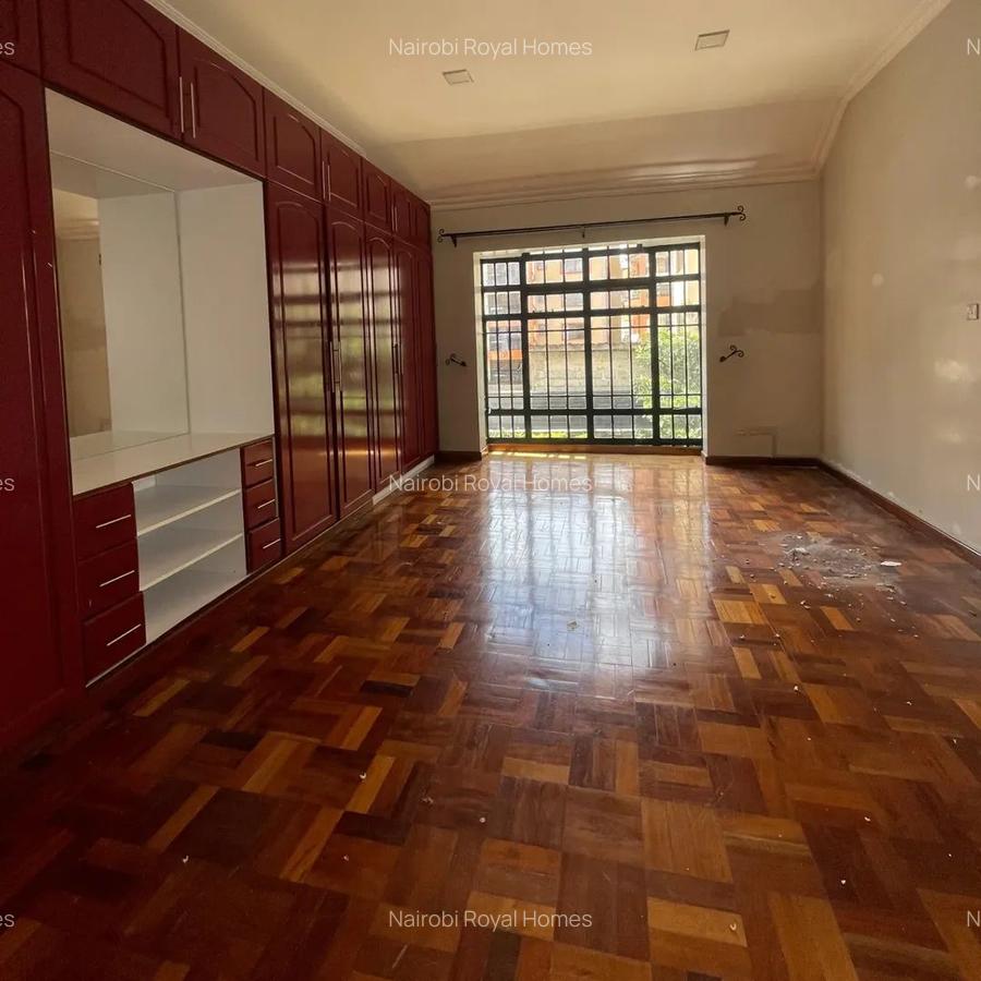 5 Bed Townhouse with En Suite at Lavington Green - 6