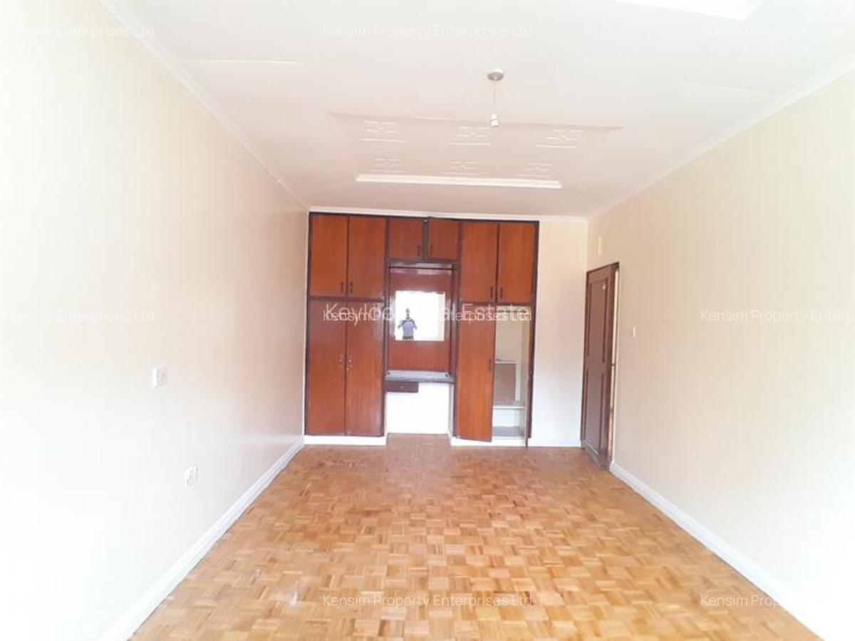 5 Bed Townhouse with En Suite in Lavington - 8
