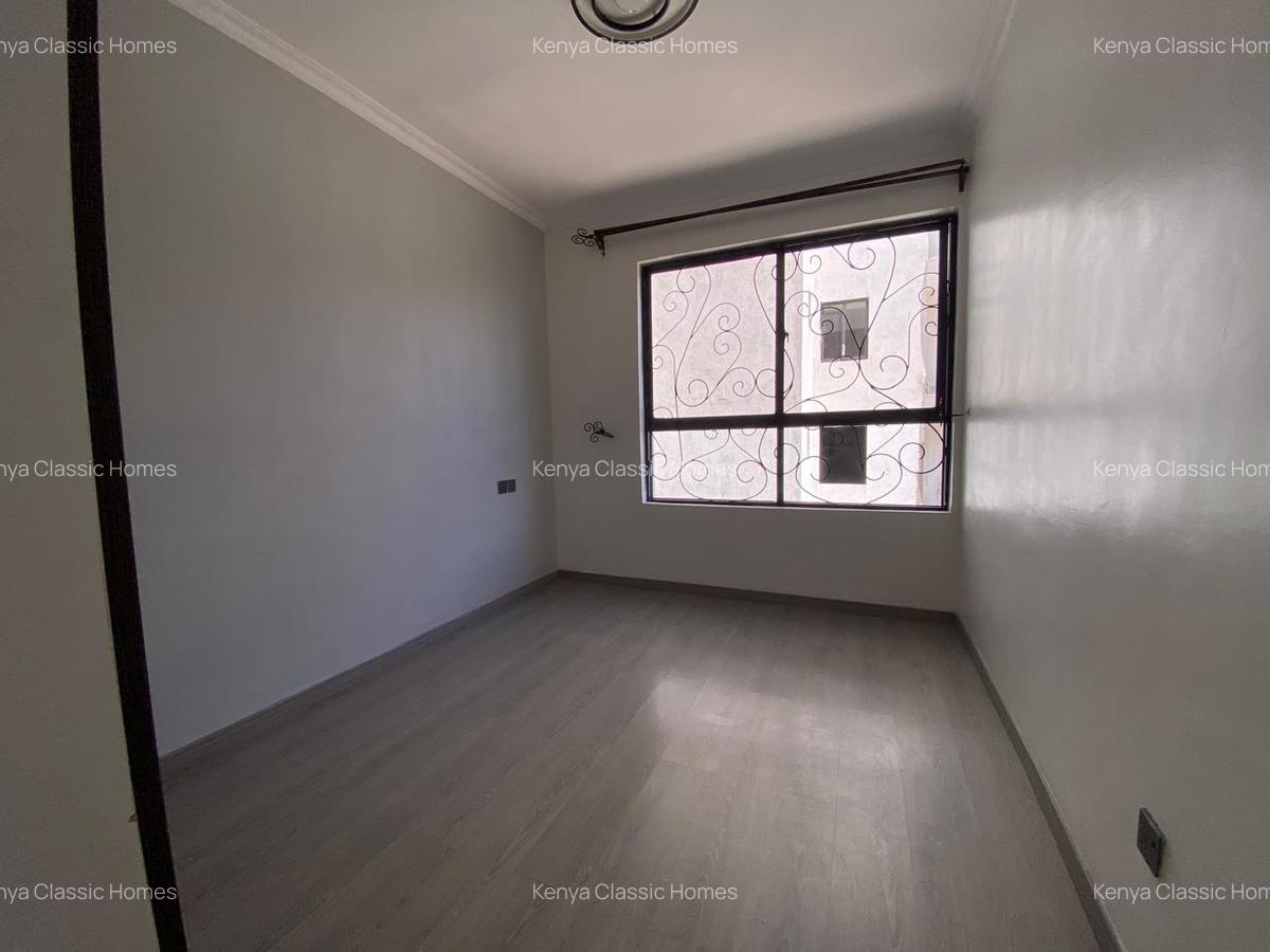 3 Bed Apartment with En Suite at Lavington - 13