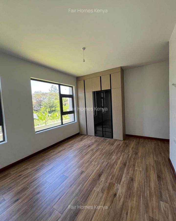 6 Bed Townhouse with En Suite at Lavington Green - 7