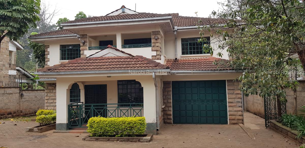 6 Bed House with En Suite at Lavington Road - 3