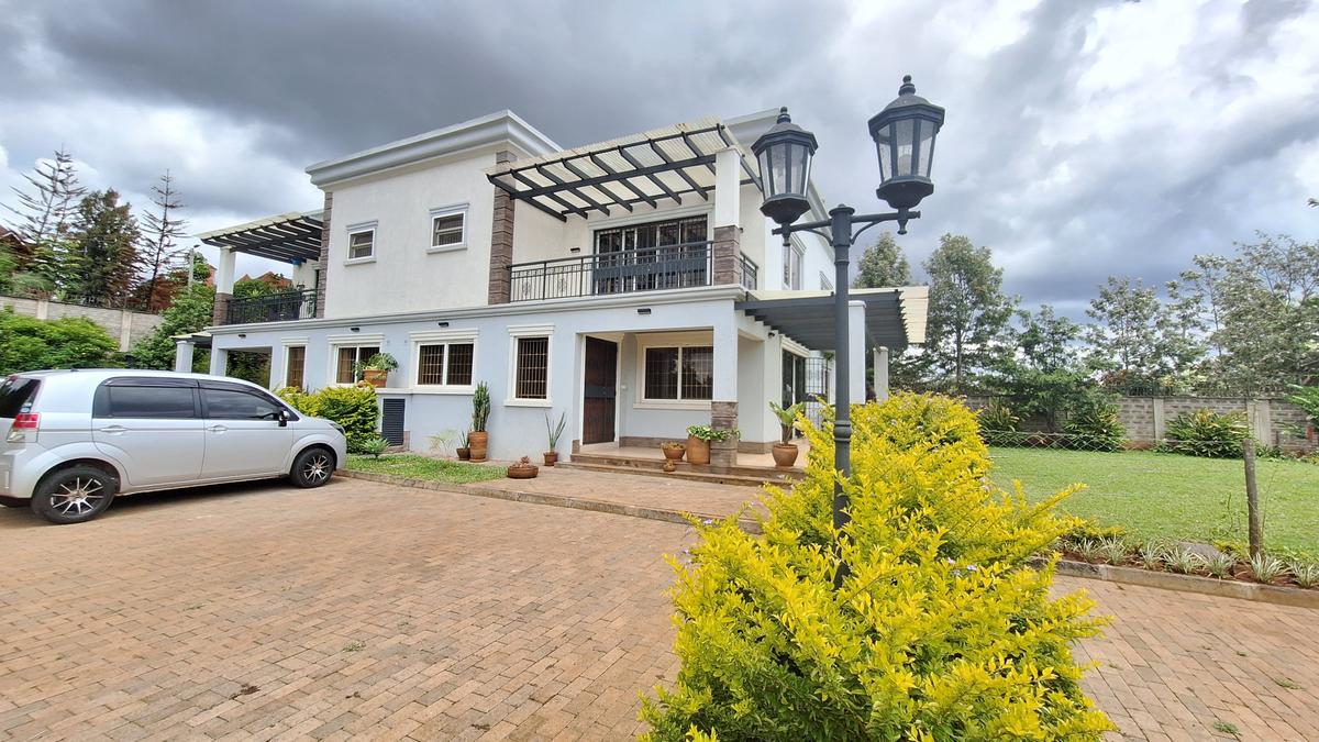 3 Bed Townhouse with En Suite at Nicole Avenue - 1