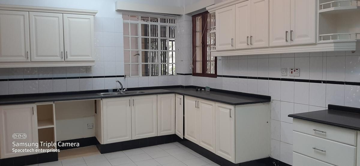 4 Bed Apartment with Swimming Pool in Muthaiga - 16