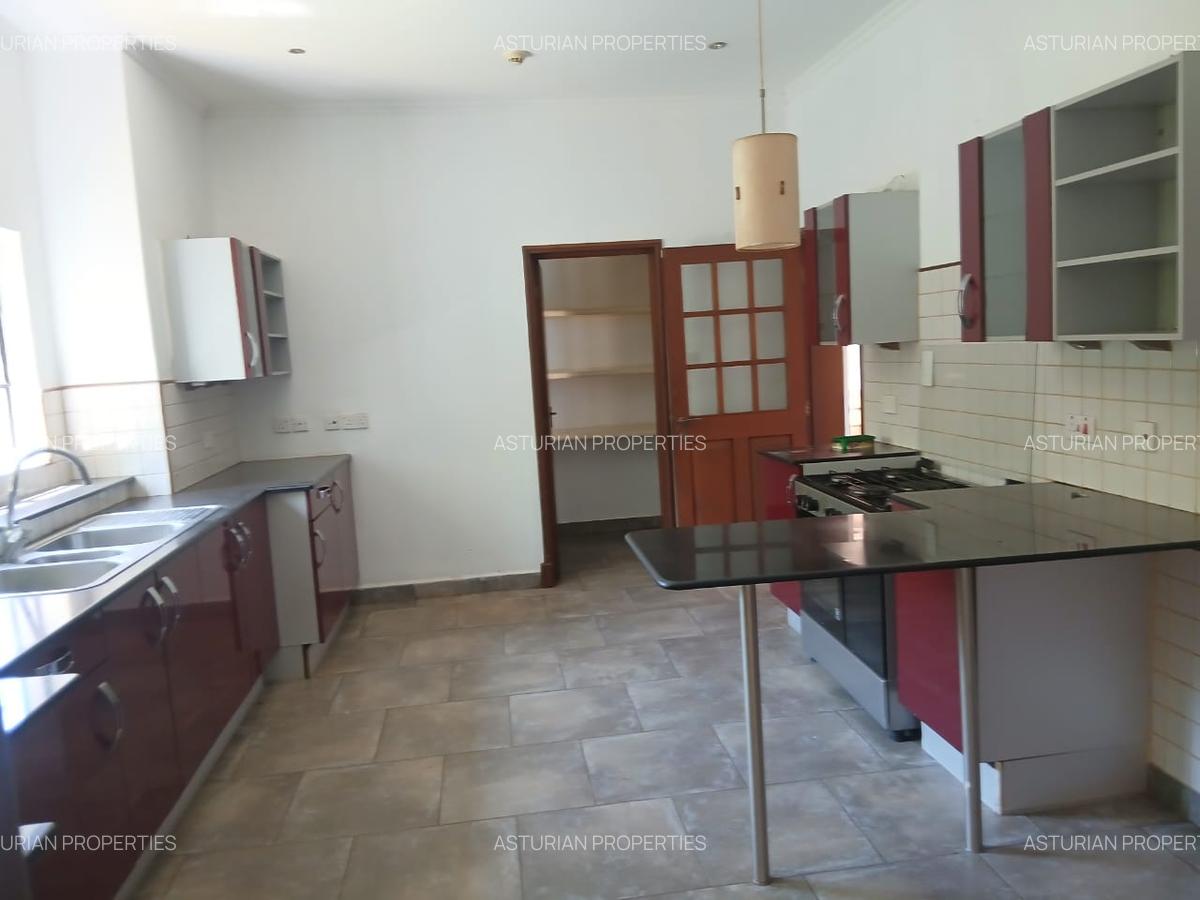 4 Bed Townhouse with En Suite in Runda - 9