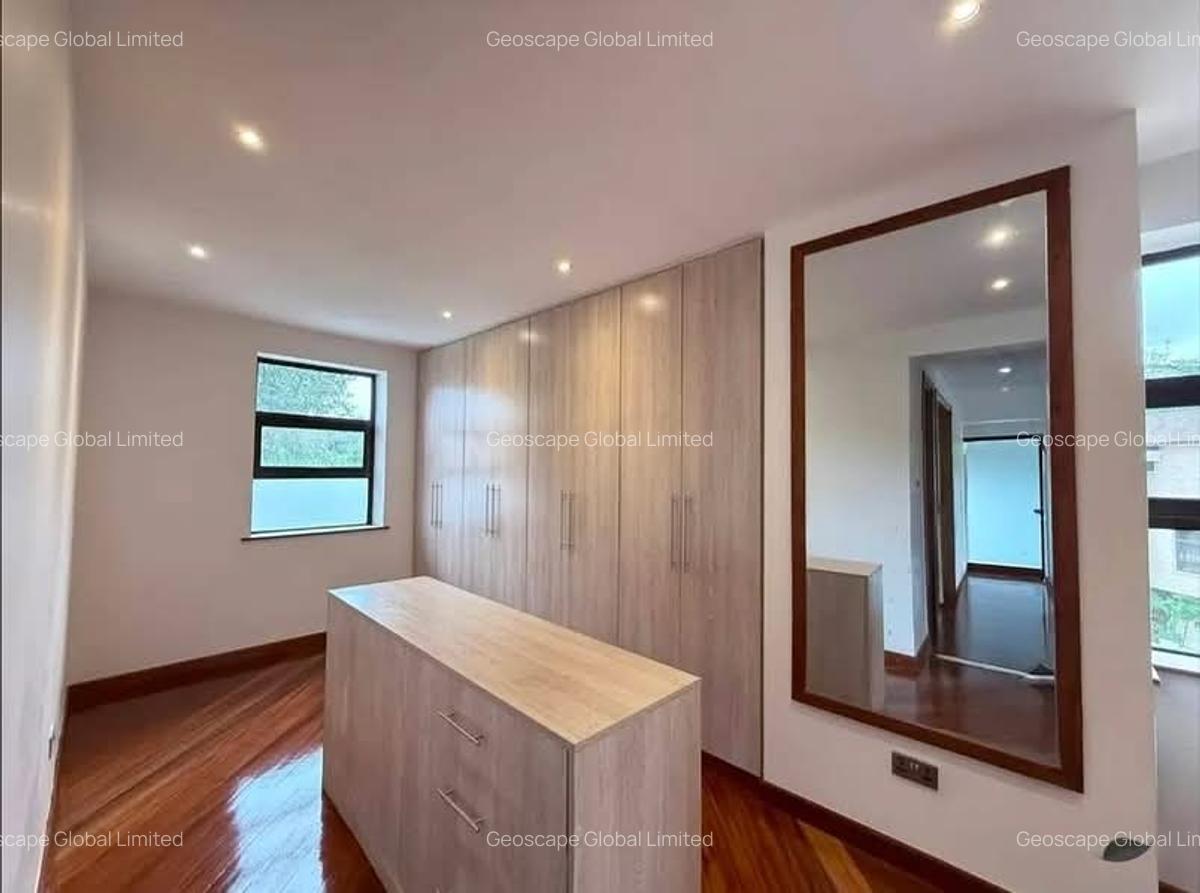 5 Bed Townhouse with En Suite in Lavington - 8