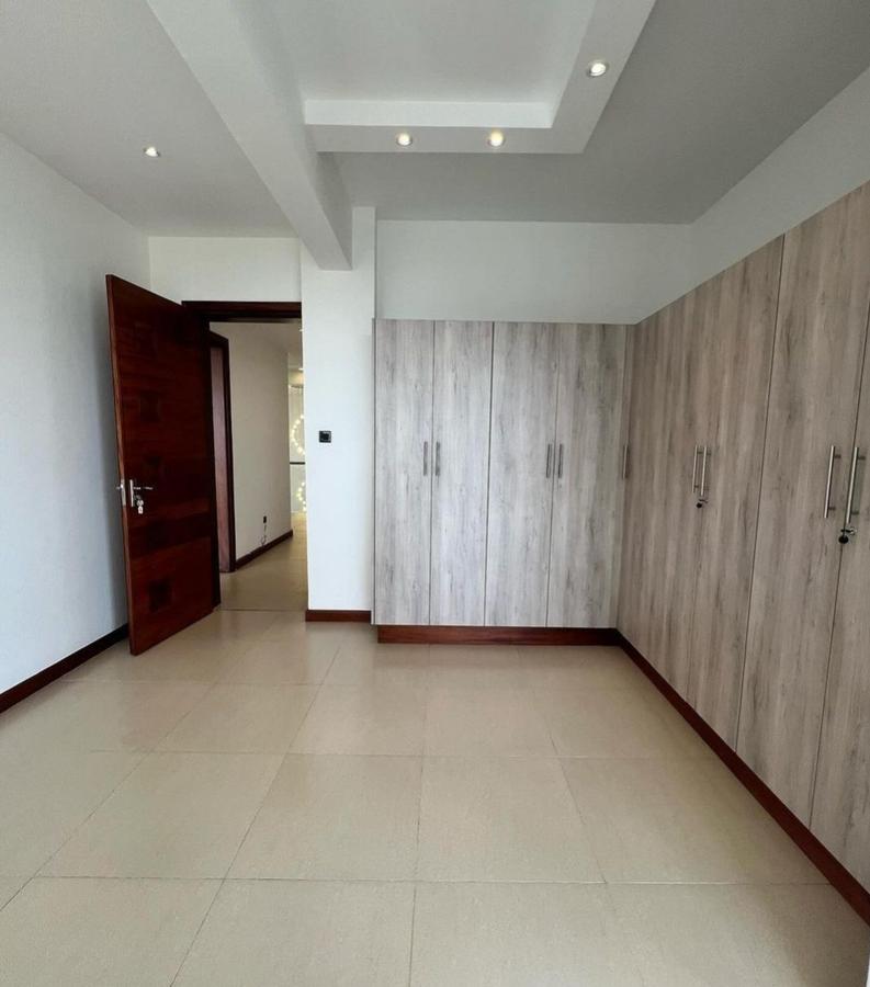 5 Bed Apartment with En Suite in General Mathenge - 9