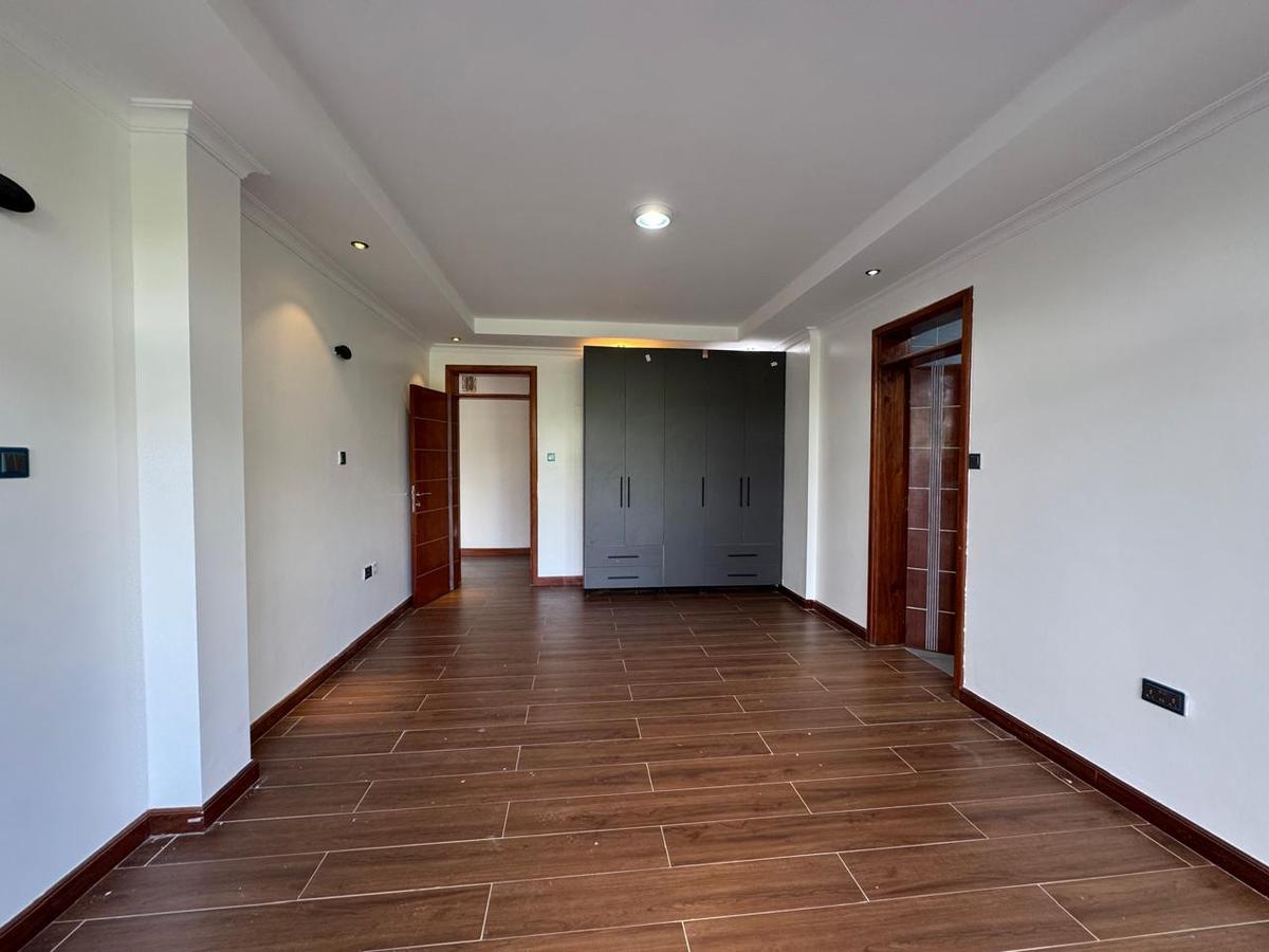 4 Bed Townhouse with En Suite in Karen - 17