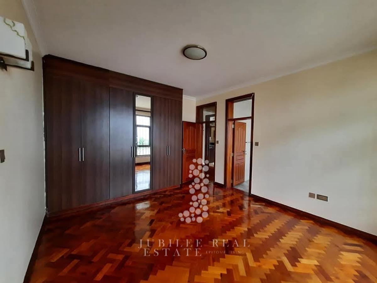 6 Bed Townhouse with En Suite in Kitisuru - 13