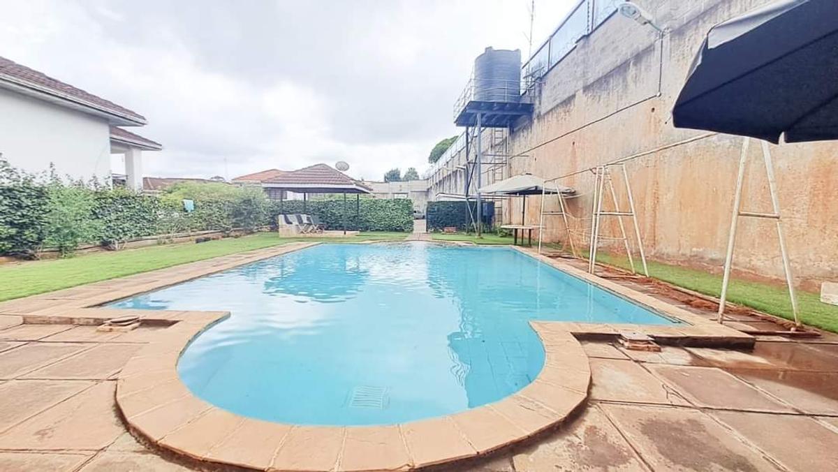 5 Bed House with En Suite in Westlands Area - 4