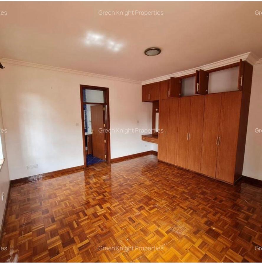 4 Bed Townhouse with En Suite in Lavington - 7