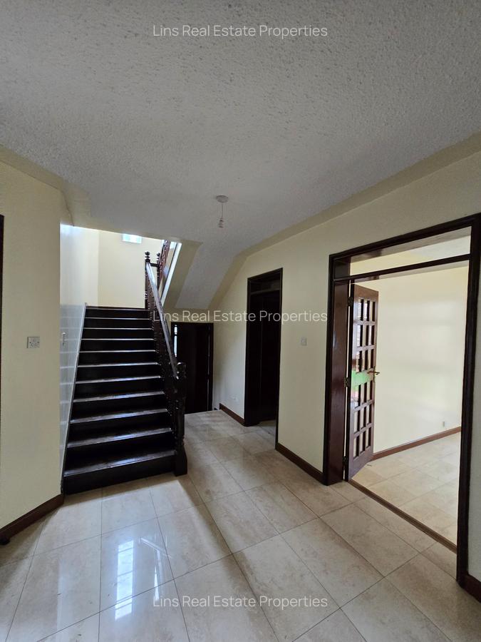 5 Bed Townhouse with En Suite in Lavington - 20