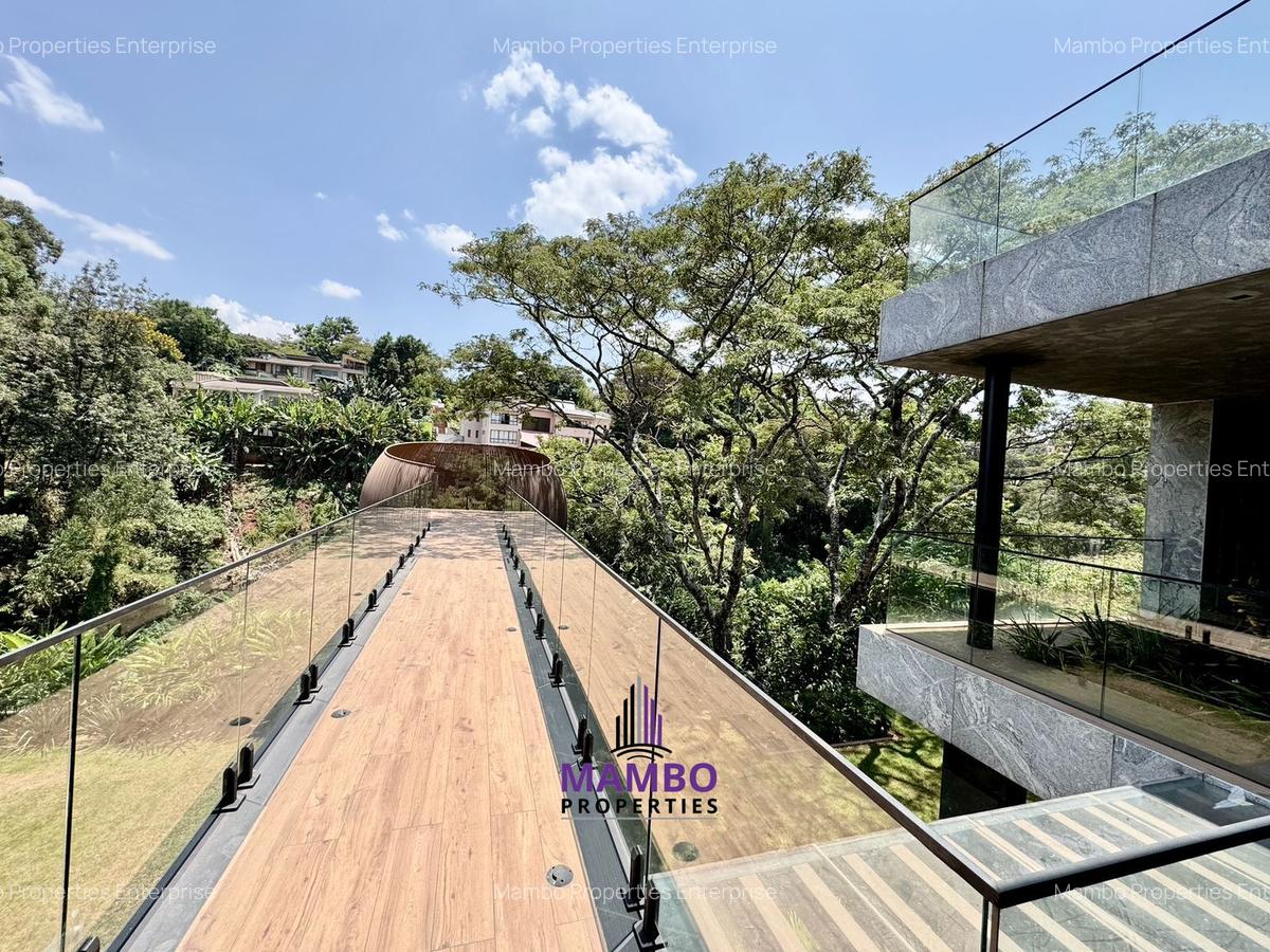 5 Bed House with En Suite at Saunders Close - 6