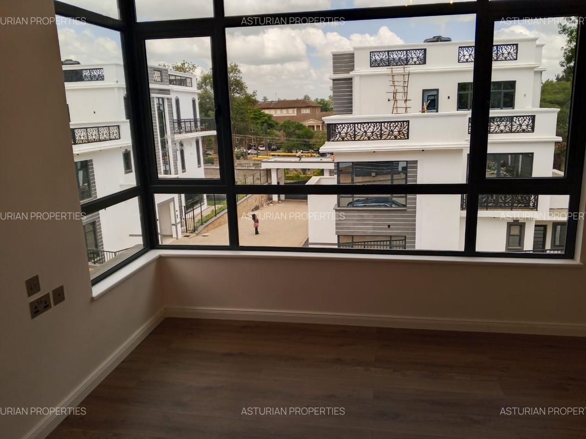 5 Bed Townhouse with En Suite in Lavington - 16