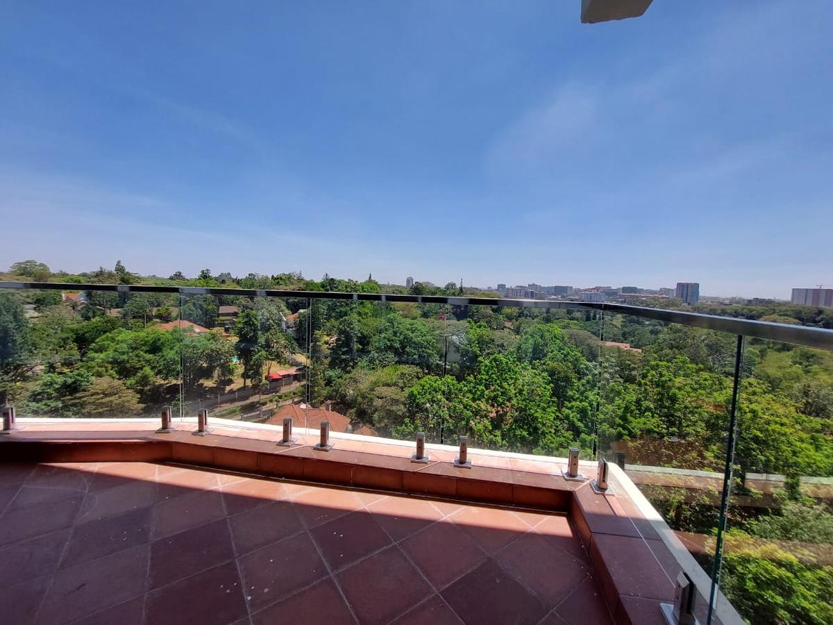 3 Bed Apartment with En Suite in Parklands - 13