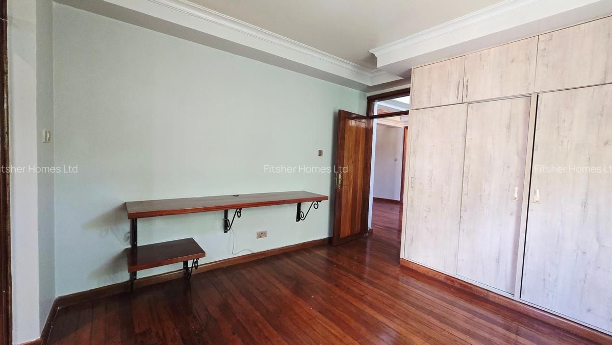 4 Bed House with En Suite in Runda - 7