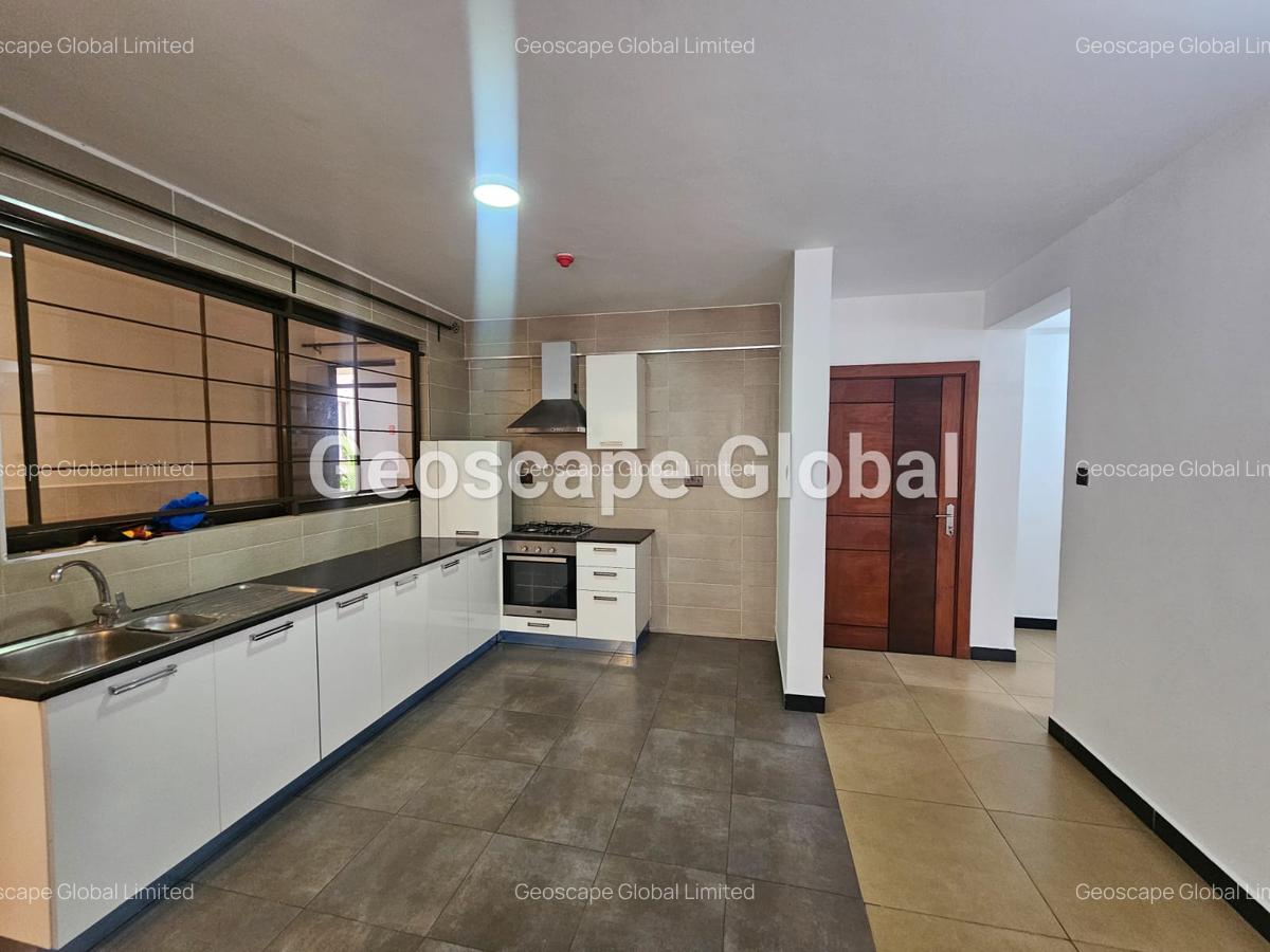 2 Bed Apartment with En Suite in Parklands - 4