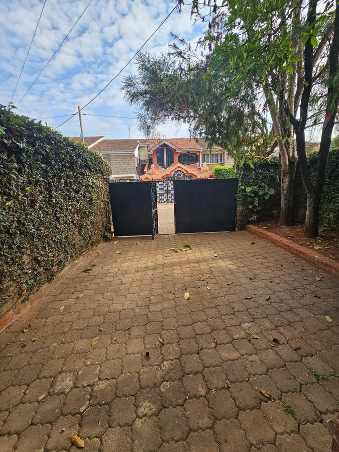 4 Bed Townhouse with En Suite at Lavington - 7