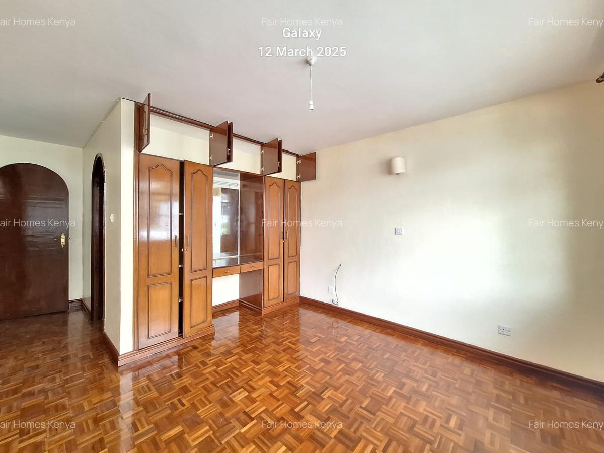 5 Bed Townhouse with En Suite at Riverside Drive - 5