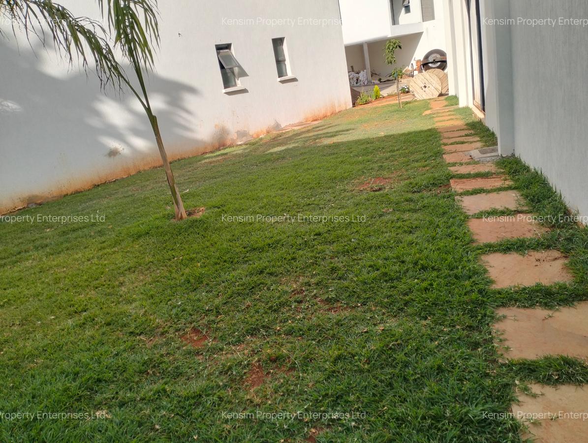 5 Bed Townhouse with En Suite in Lavington - 13