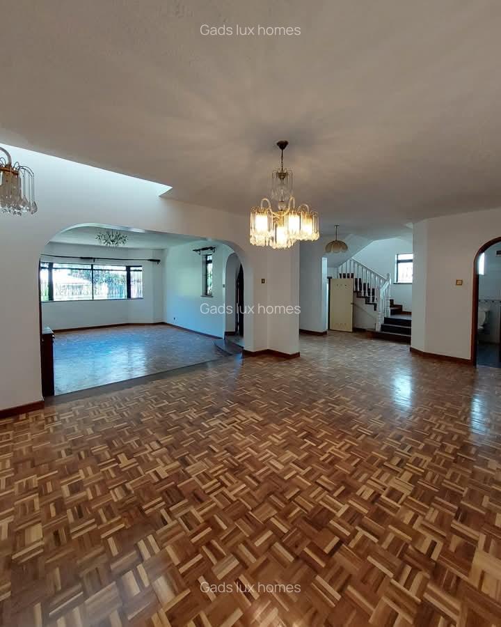 4 Bed Townhouse with En Suite at Westlands - 14