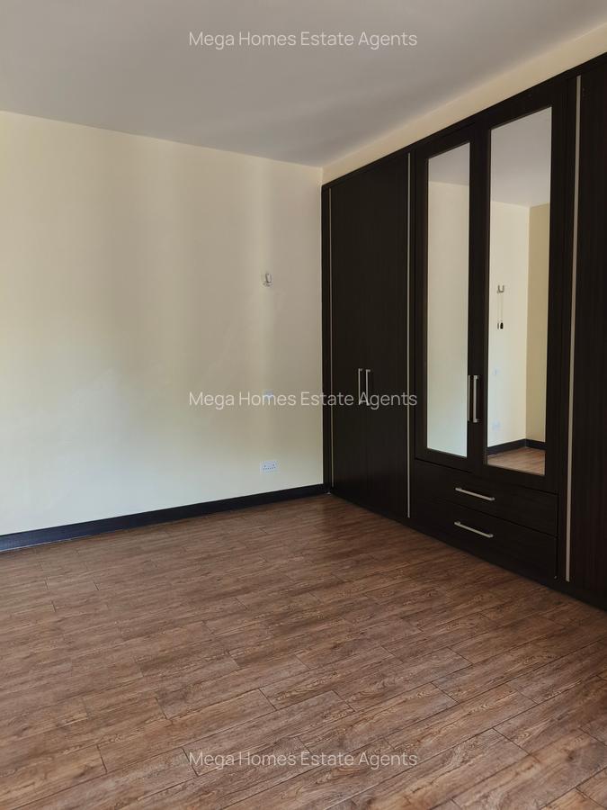 Serviced 3 Bed Apartment with En Suite in Parklands - 13